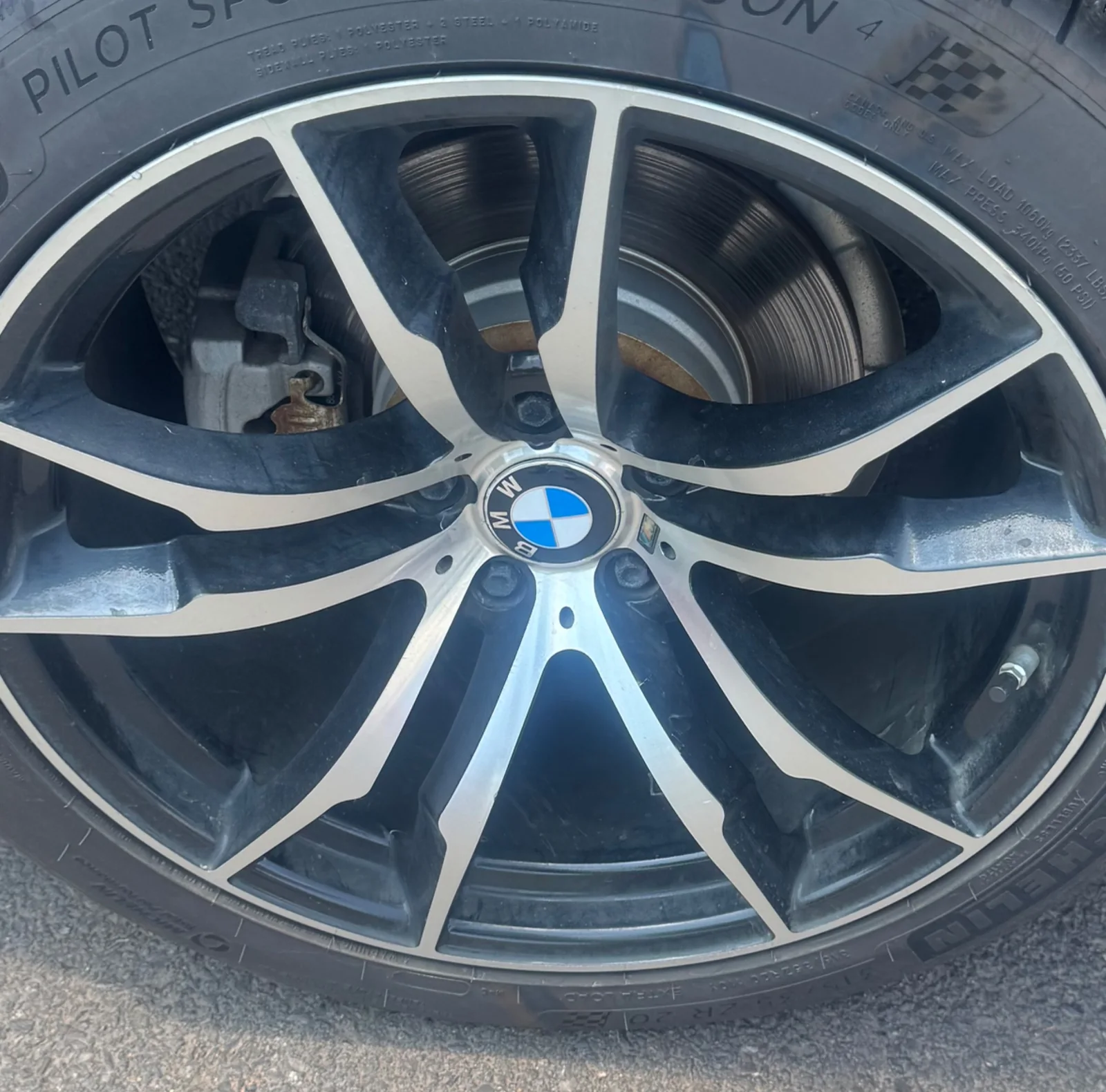 BMW wheel before repair
